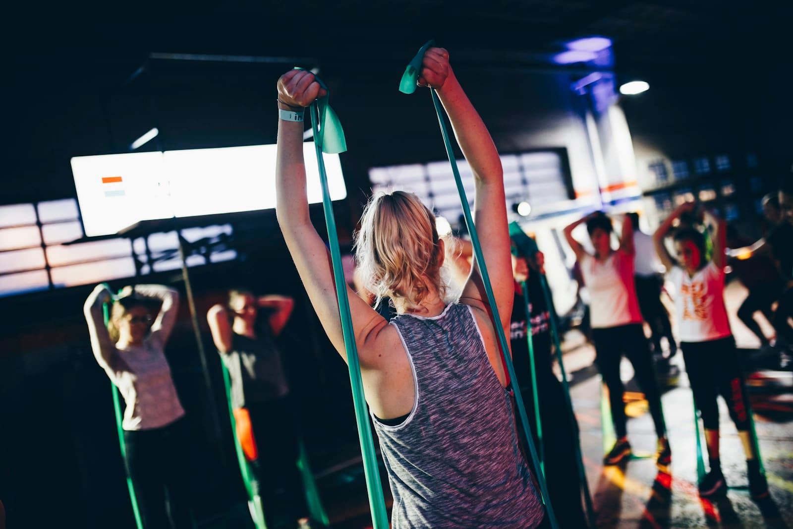 Illustration of a gym / fitness / salon website in use